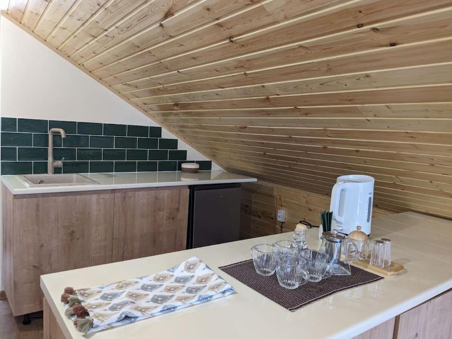 Апартаменты Unforgettable Attic With Balcony In Боржоми Экстерьер фото